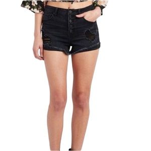 Refuge Distressed Jean Shorts🦎🌵